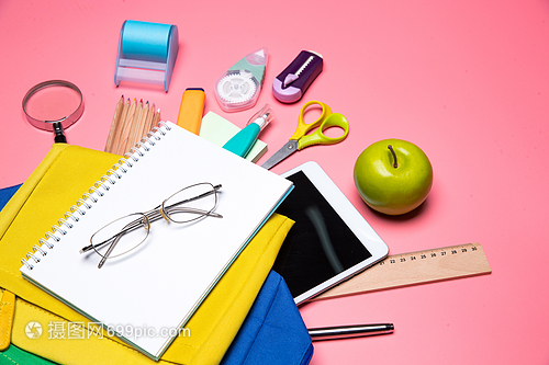 学习与生活的伙伴——文具用品与水果